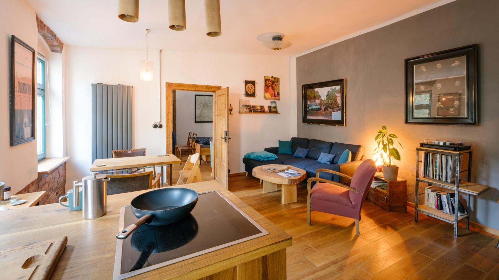 The Upholstery Tinyhouse Deluxe Eco Chalet Kreativ Citynah Chemnitz Extérieur photo