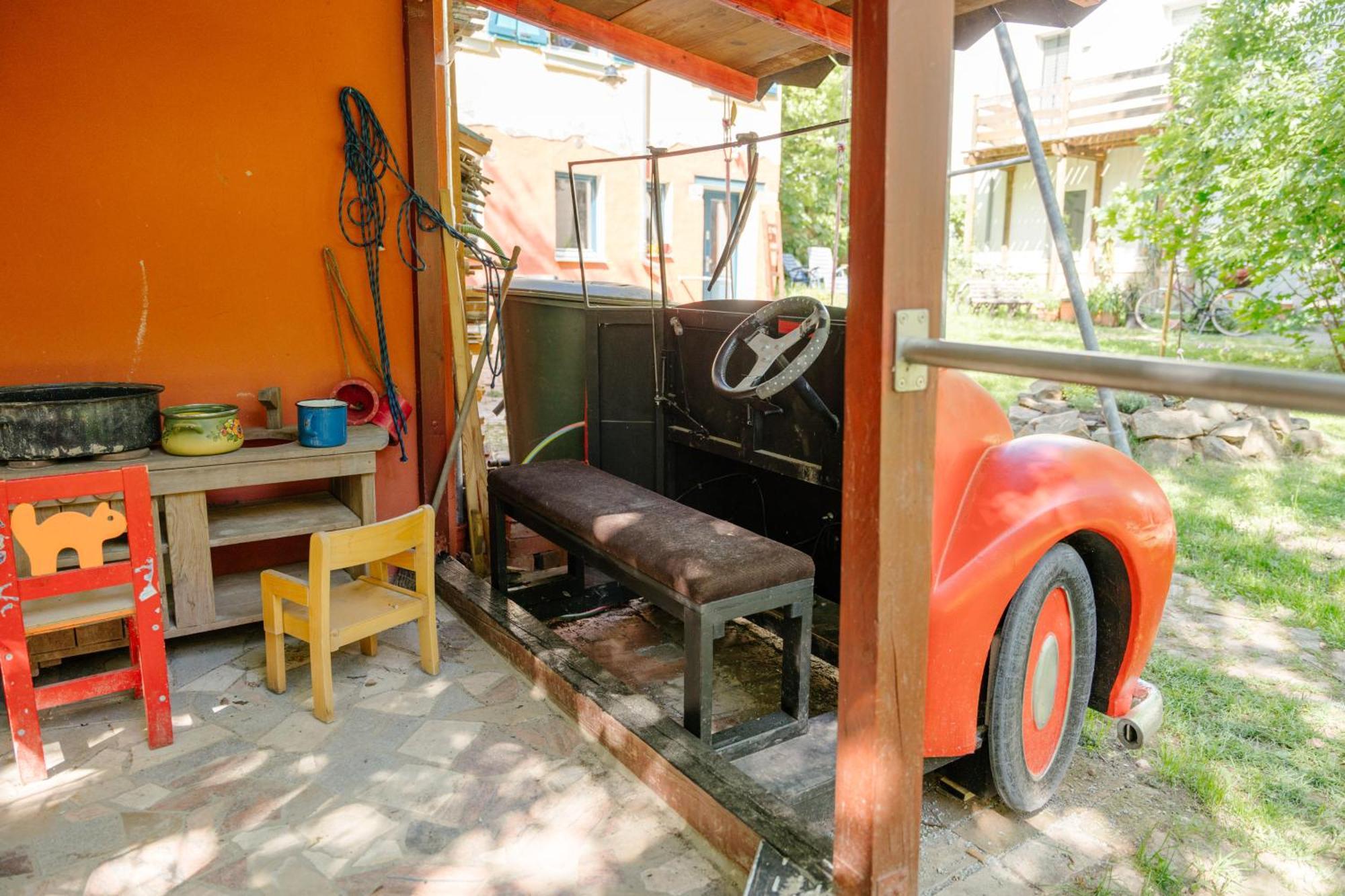 The Upholstery Tinyhouse Deluxe Eco Chalet Kreativ Citynah Chemnitz Extérieur photo