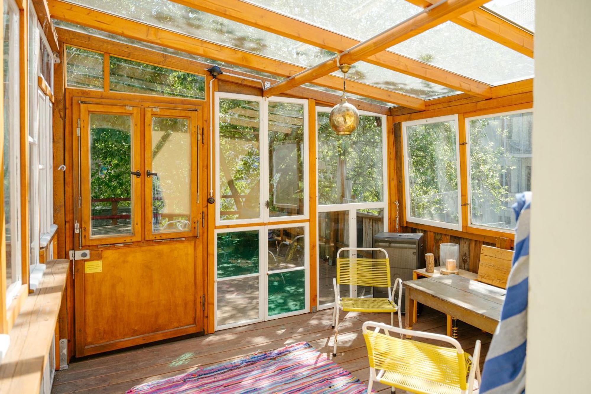 The Upholstery Tinyhouse Deluxe Eco Chalet Kreativ Citynah Chemnitz Extérieur photo