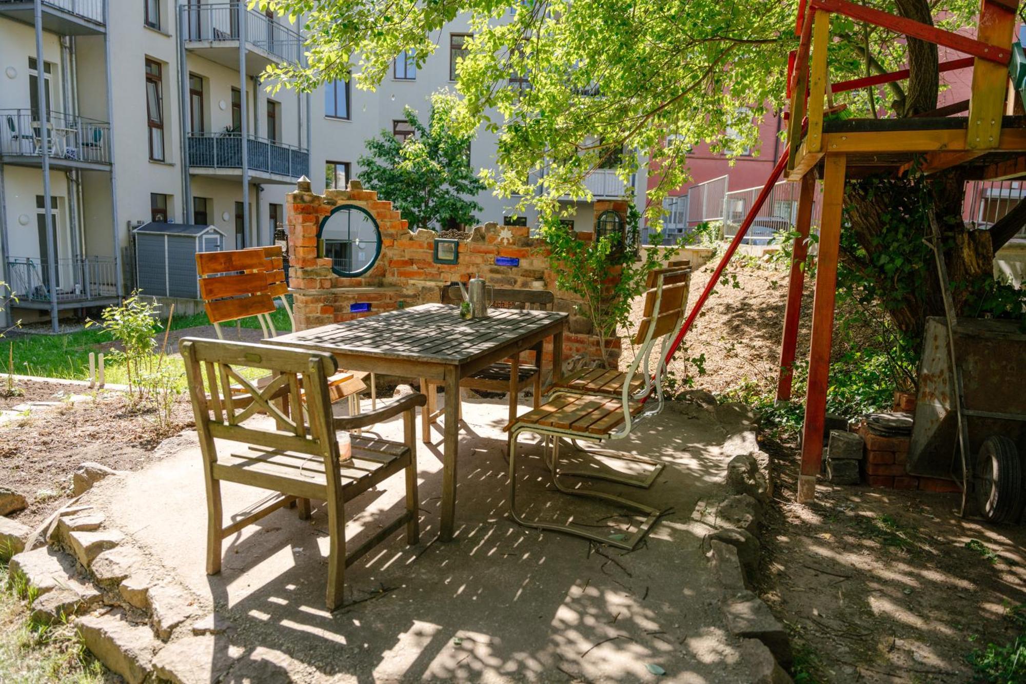 The Upholstery Tinyhouse Deluxe Eco Chalet Kreativ Citynah Chemnitz Extérieur photo