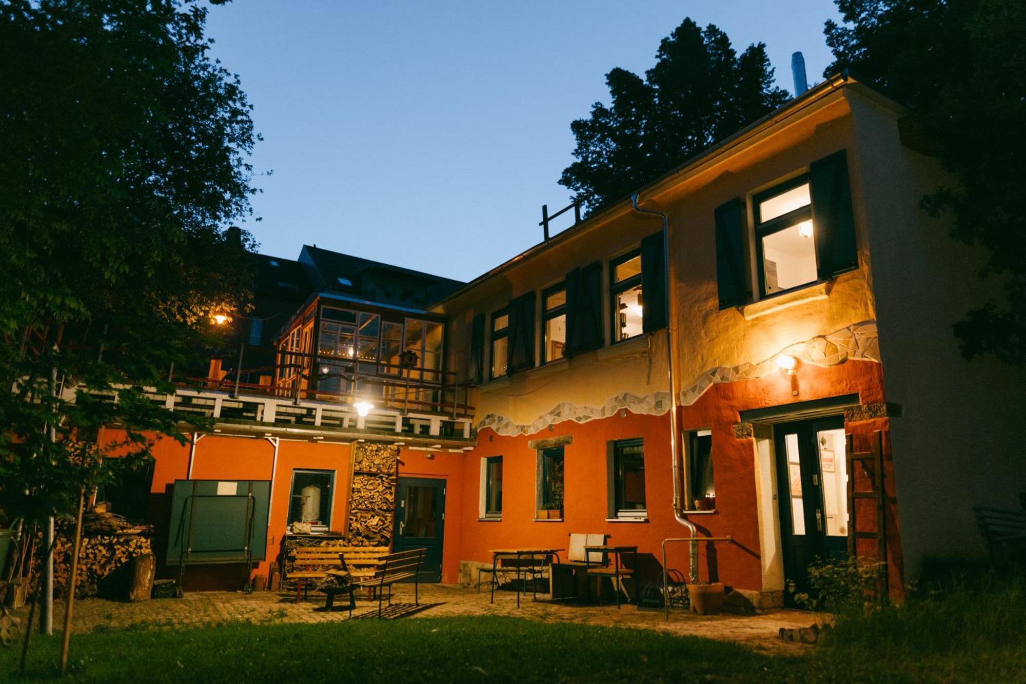 The Upholstery Tinyhouse Deluxe Eco Chalet Kreativ Citynah Chemnitz Extérieur photo